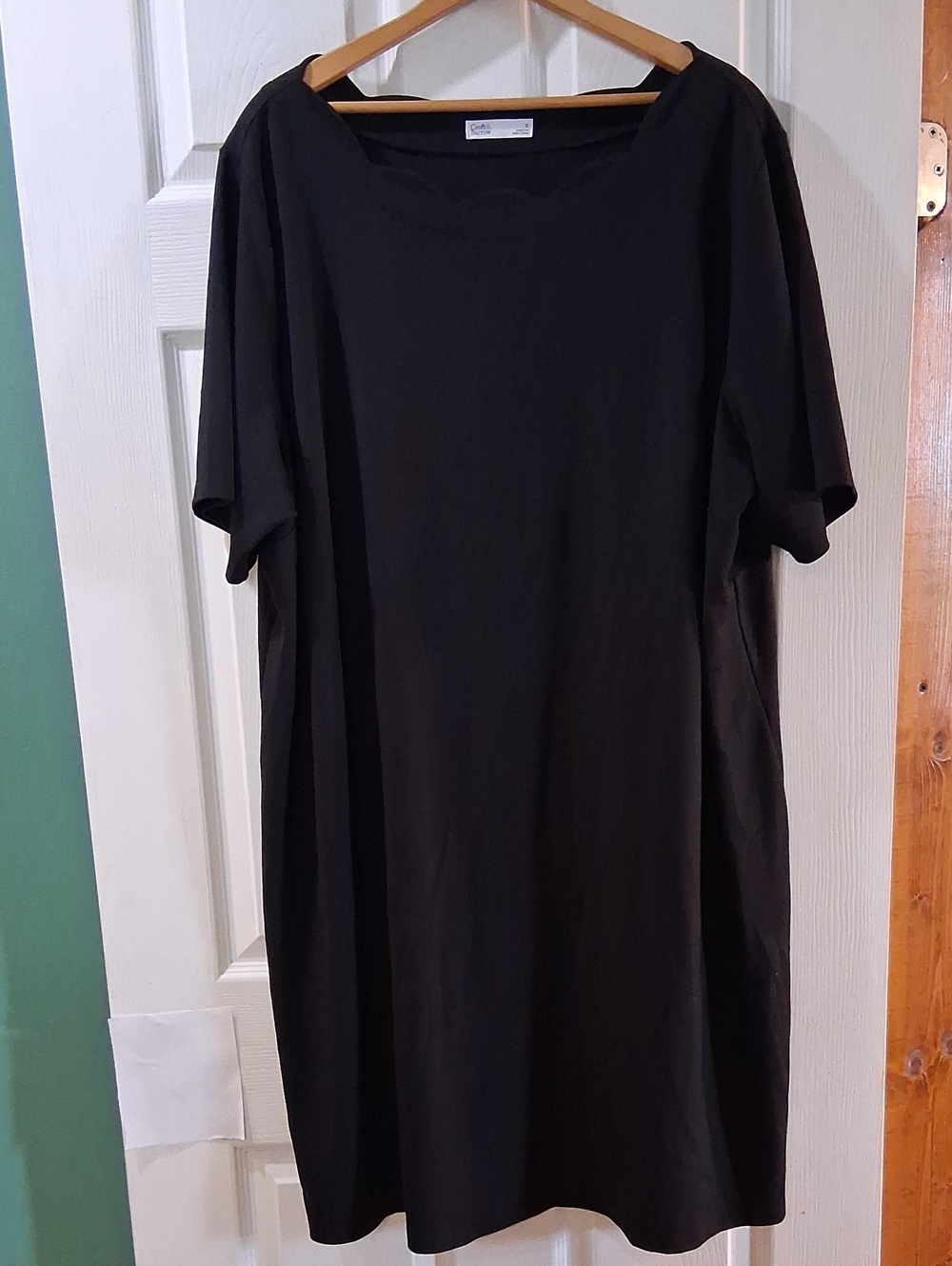 croft & barrow Black Short-Sleeve Women's Stretchy Dress-Scalloped Neck-line